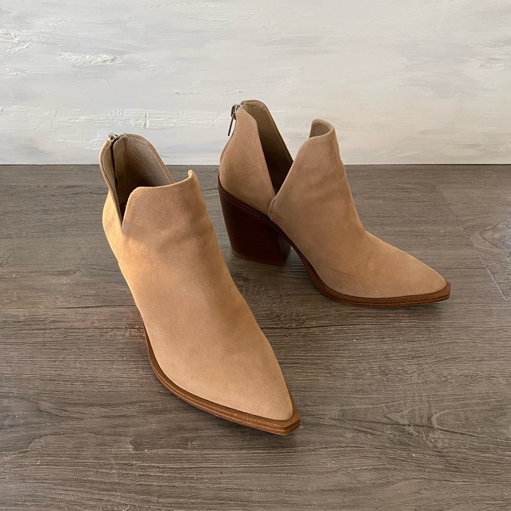 Vince Camuto Gigietta Tan Suede Western Block Heel Ankle Boots